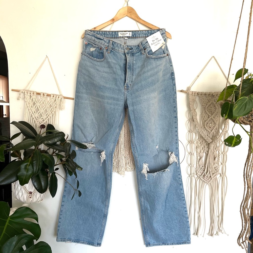Abercrombie & Fitch Curve Love 90s Relaxed Jean High Rise